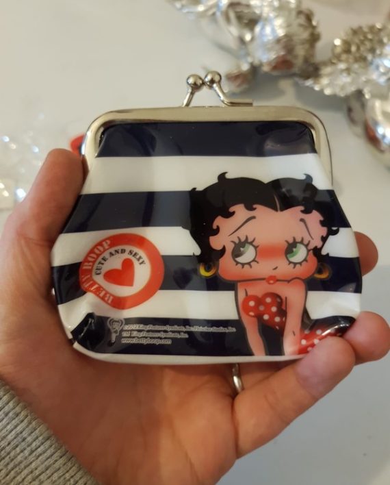 032a6_K2V3yj4vukiJsDw2wyr8xBMr